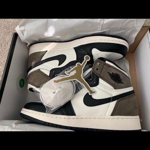 jordan 1 mocha size 5.5 grade school 🔥